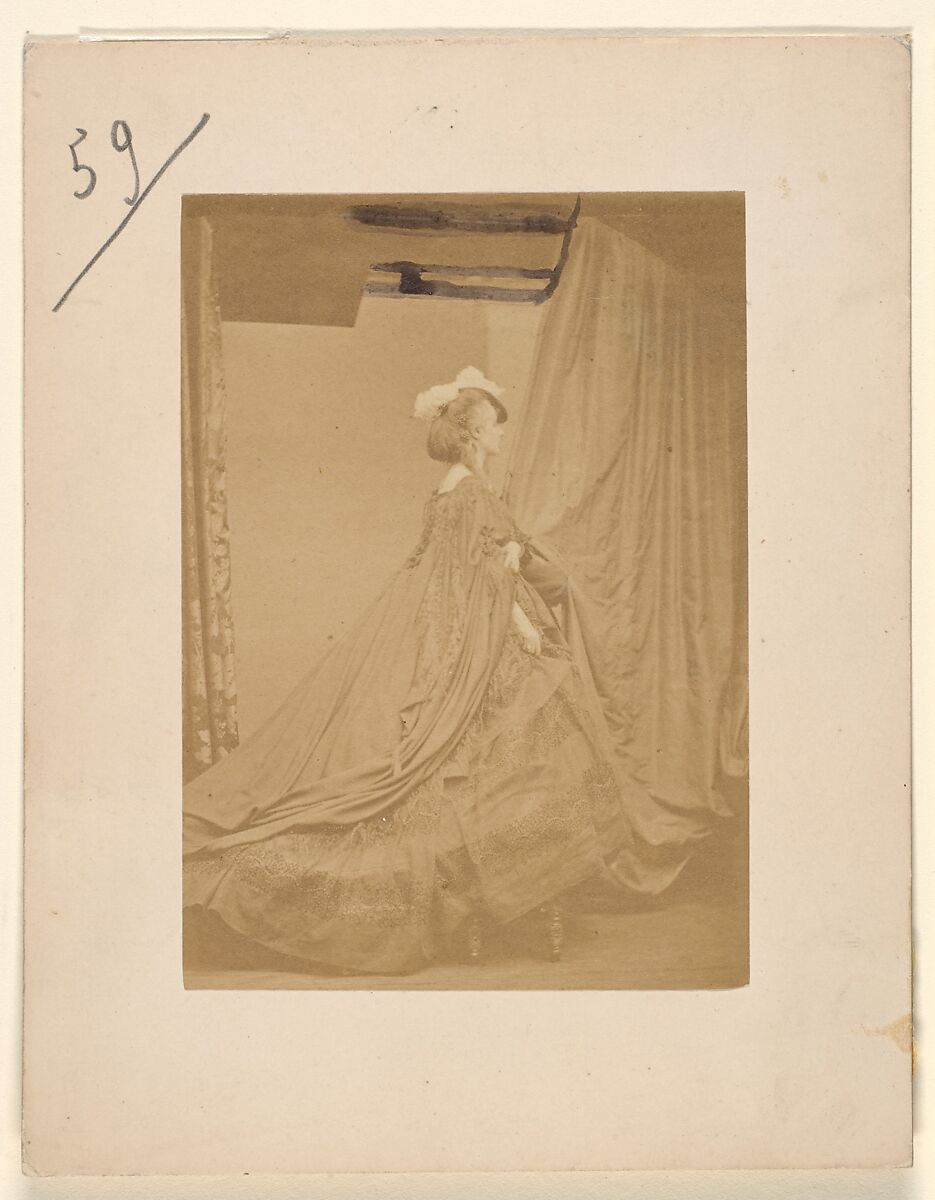 Le chapeau à plume (autre), Pierre-Louis Pierson (French, 1822–1913), Albumen silver print from glass negative 