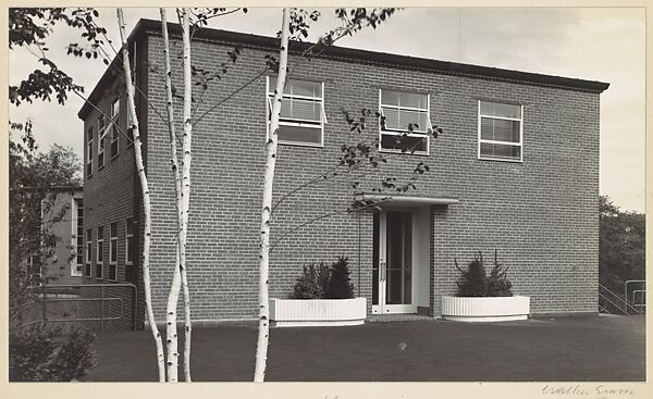 [Student Alumnae Building, Wheaton College, Norton, Massachusetts], Walker Evans (American, St. Louis, Missouri 1903–1975 New Haven, Connecticut), Gelatin silver print 