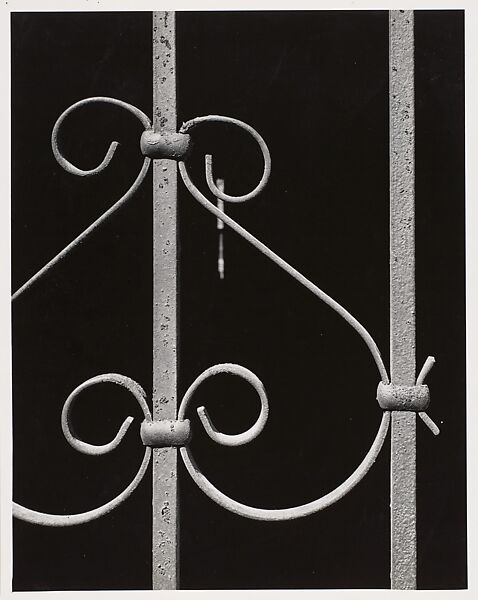 New York 2, Aaron Siskind (American, 1903–1991), Gelatin silver print 