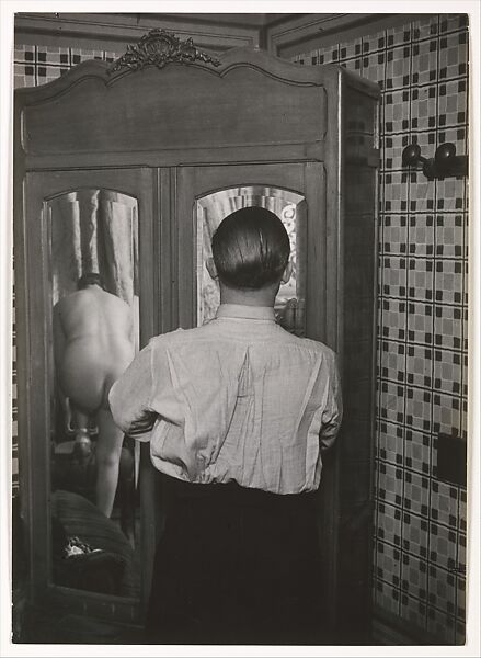 Armoire à glace dans un hôtel de passe, rue Quincampoix, Brassaï (French (born Romania), Brașov 1899–1984 Côte d&#39;Azur), Gelatin silver print 