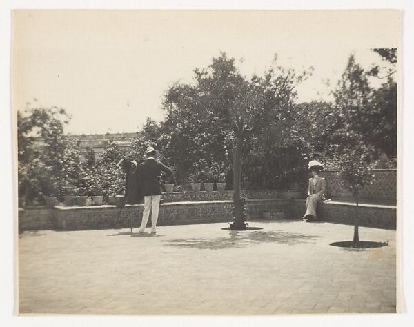 [Adolf de Meyer Photographing Olga in a Garden], Adolf de Meyer (American (born France), Paris 1868–1946 Los Angeles, California), Gelatin silver print 