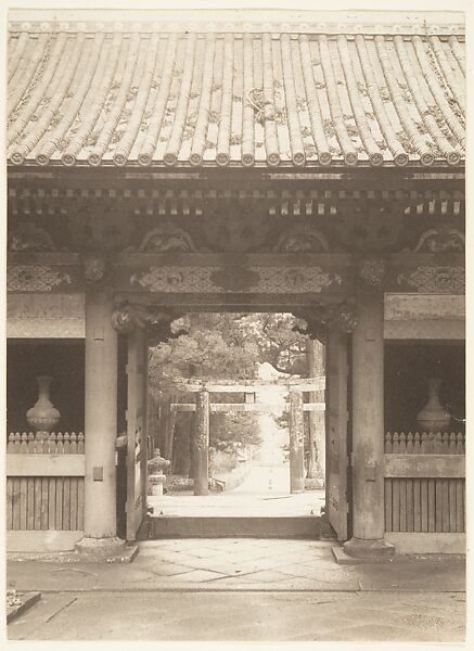 [View Through a Gateway into a Garden], Adolf de Meyer (American (born France), Paris 1868–1946 Los Angeles, California), Gelatin silver print 