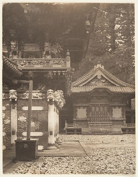 [Tōshō-gū shrine, Nikkō, Japan], Adolf de Meyer (American (born France), Paris 1868–1946 Los Angeles, California), Gelatin silver print 