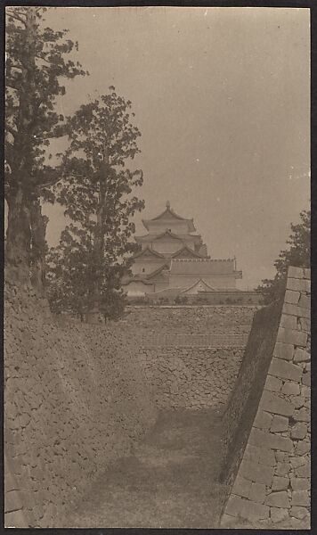 [Edo Castle, Tokyo, Japan], Adolf de Meyer (American (born France), Paris 1868–1946 Los Angeles, California), Gelatin silver print 