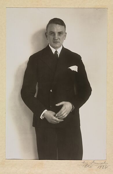 Der Junge Kaufmann, August Sander (German, 1876–1964), Gelatin silver print 