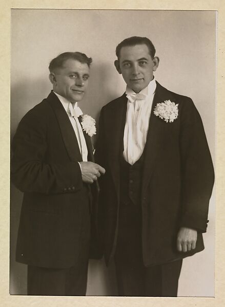 Zwei Unterhaltungs Zünstler, August Sander (German, 1876–1964), Gelatin silver print 