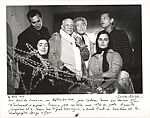 Picasso et Jean Cocteau entourées de Serge Lifar, Luis Miguel Dominguin, Lucia Bose et Jacqueline Picasso, pendent le tournage du 