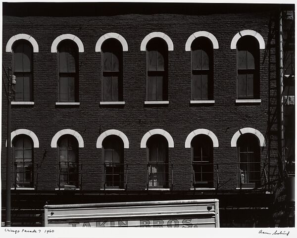 Chicago Facade 7, Aaron Siskind (American, 1903–1991), Gelatin silver print 