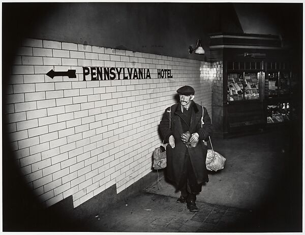 Pennsylvania Hotel, Weegee (American (born Austria-Hungary), Złoczów (Zolochiv, Ukraine) 1899–1968 New York), Gelatin silver print 