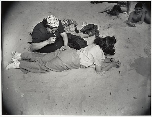 Mending, Coney Island, Weegee (American (born Austria-Hungary), Złoczów (Zolochiv, Ukraine) 1899–1968 New York), Gelatin silver print 