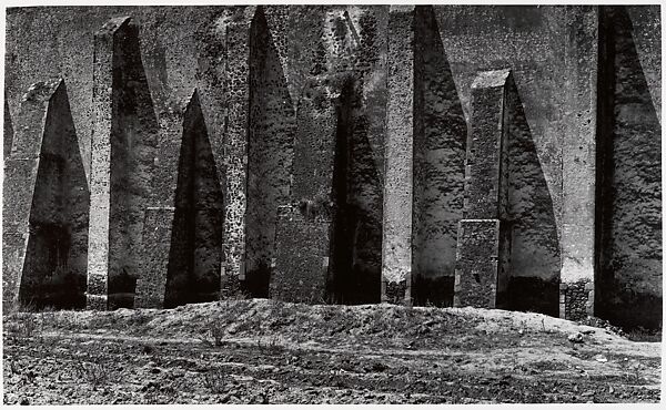 Acolman 3, Aaron Siskind (American, 1903–1991), Gelatin silver print 