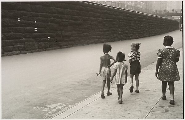 [Children with Soap Bubbles, New York City], Helen Levitt (American, 1913–2009), Gelatin silver print 