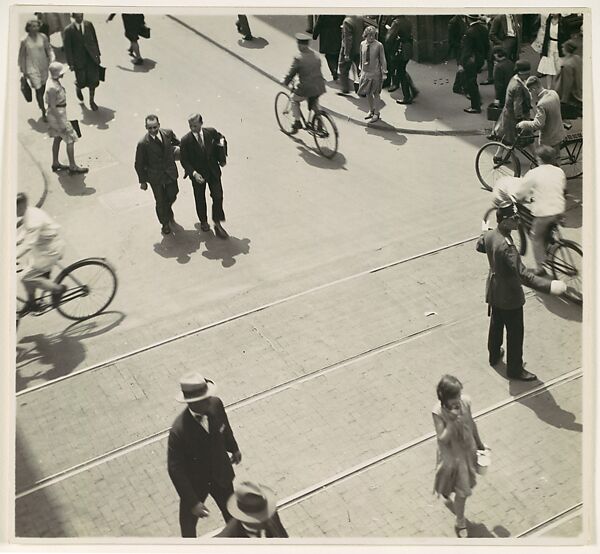 Kreuzung Hohe Strasse / Gürzenichstrasse, Werner Mantz (German, Cologne 1901–1983 Eijsden), Gelatin silver print 