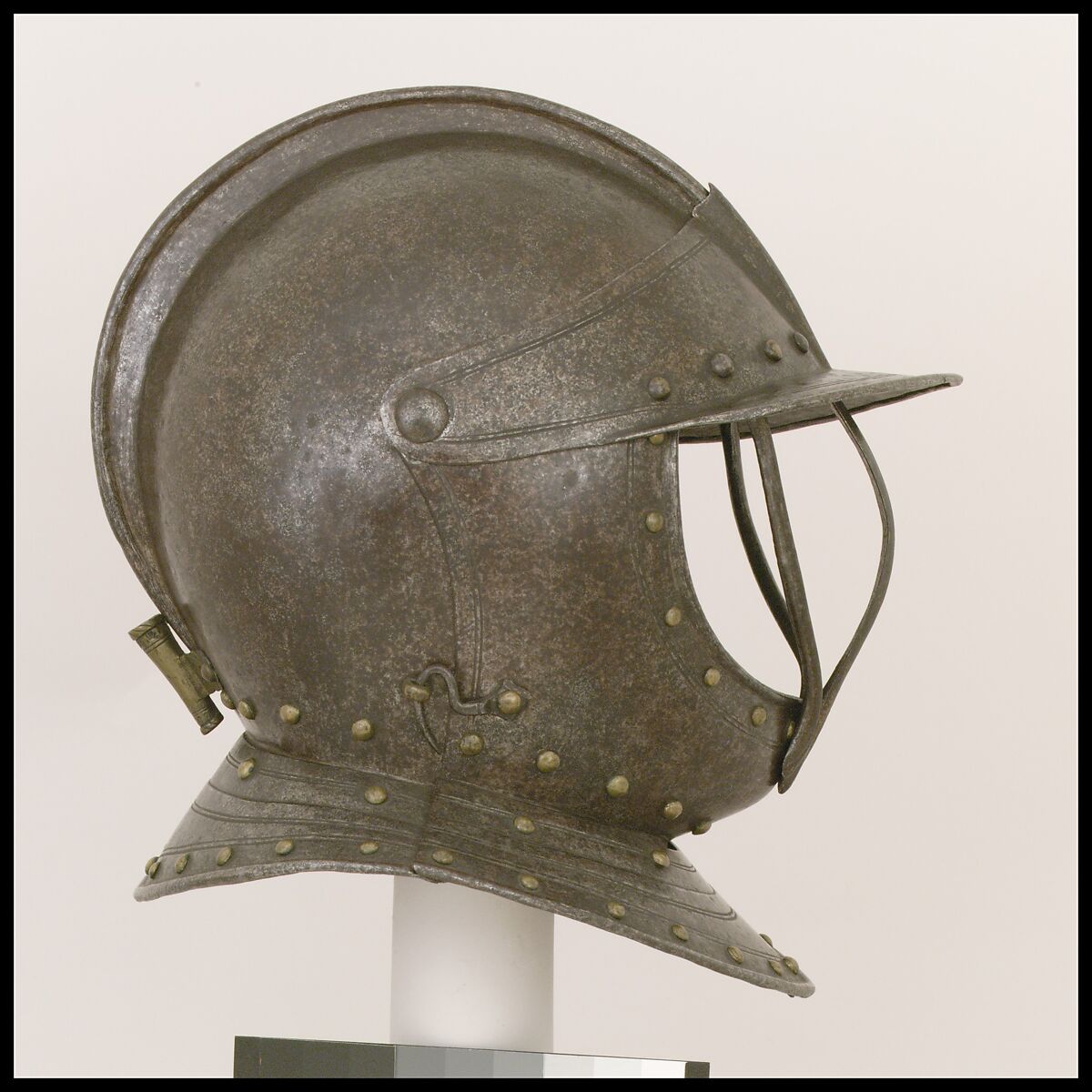 Closed Burgonet, Steel, gold, brass, Dutch