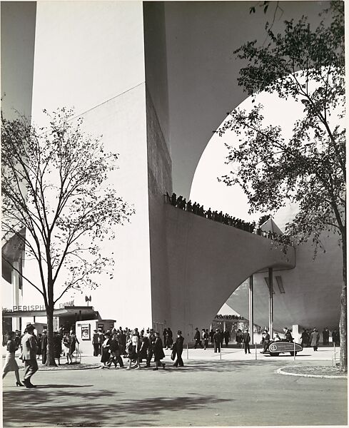[1939 New York World's Fair, Entrance to Perisphere], Samuel H. Gottscho  American, Gelatin silver print