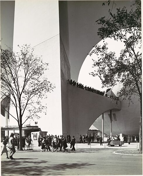 [1939 New York World's Fair, Entrance to Perisphere], Samuel H. Gottscho (American, 1875–1971), Gelatin silver print 