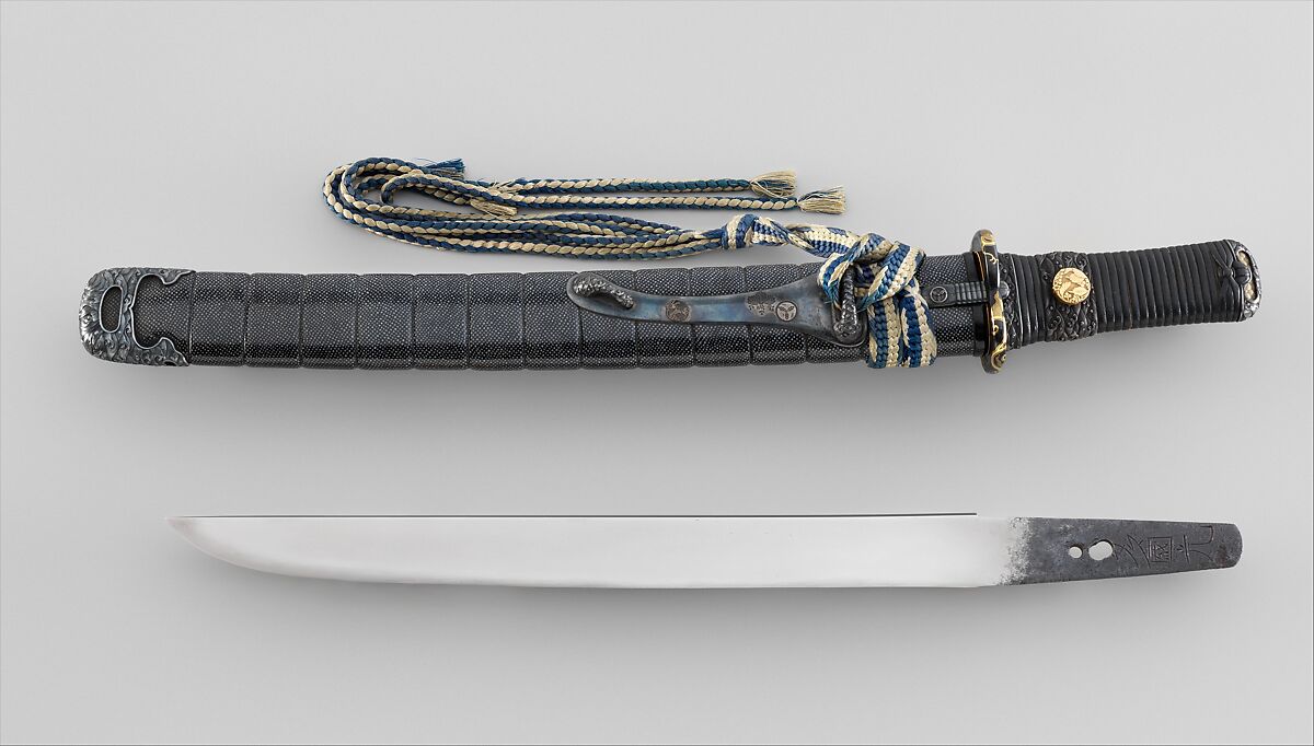 Blade and Mounting for a Dagger (Tantō), Blade inscribed by Uda Kunimitsu (Japanese, active early–mid-14th century), Steel, wood, lacquer, ray skin (samé), leather, copper, gold, silver, gold, shark skin, copper-gold alloy (shakudō), Japanese 