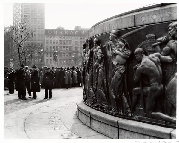 [Monuments, Union Square], Berenice Abbott (American, Springfield, Ohio 1898–1991 Monson, Maine), Gelatin silver print 