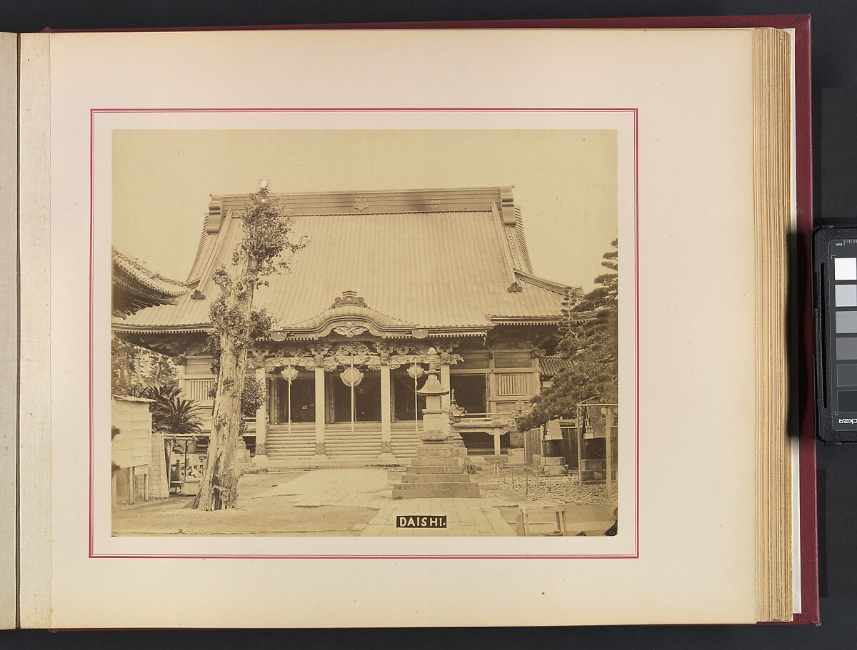 Views and Costumes of Japan, Raimund von Stillfried (Austrian, 1839–1911), Albumen silver prints with applied color