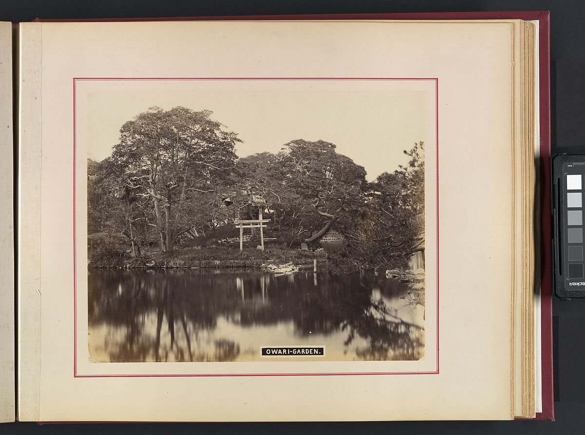 Views and Costumes of Japan, Raimund von Stillfried (Austrian, 1839–1911), Albumen silver prints with applied color