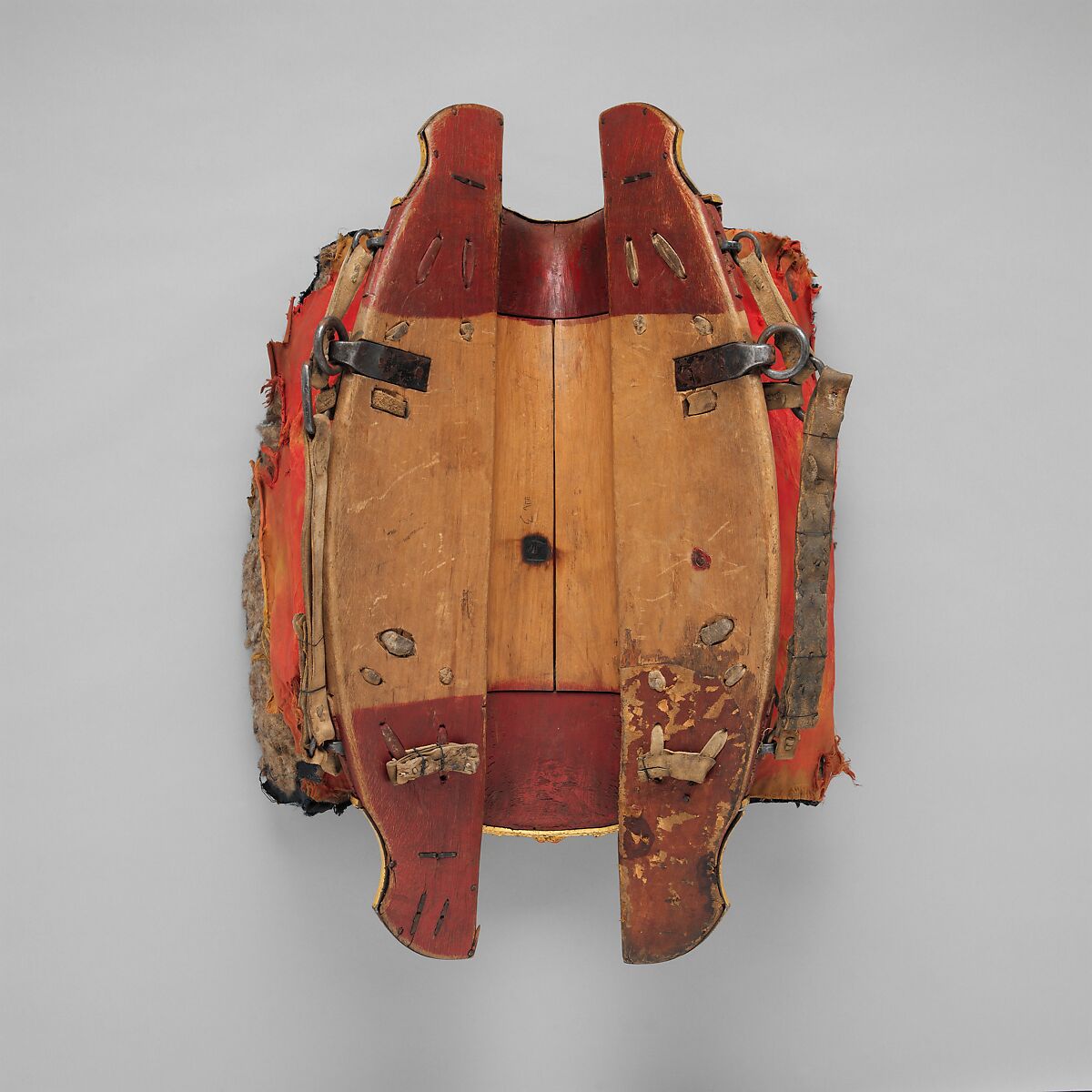 Saddle (清    馬鞍一套), Iron, gold, silver, wood, coral, ivory, silk, hair, tin, pigments, leather, Chinese