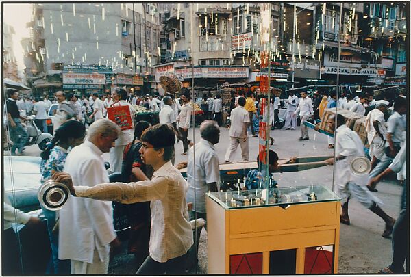 Zaveri Bazaar and Jeweller's Showroom, Bombay, Maharashtra, Raghubir Singh (Indian, 1942–1999), Chromogenic print 