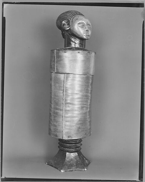 [Cylindrical Box with Cover, Belgian Congo], Walker Evans (American, St. Louis, Missouri 1903–1975 New Haven, Connecticut), Gelatin silver print 