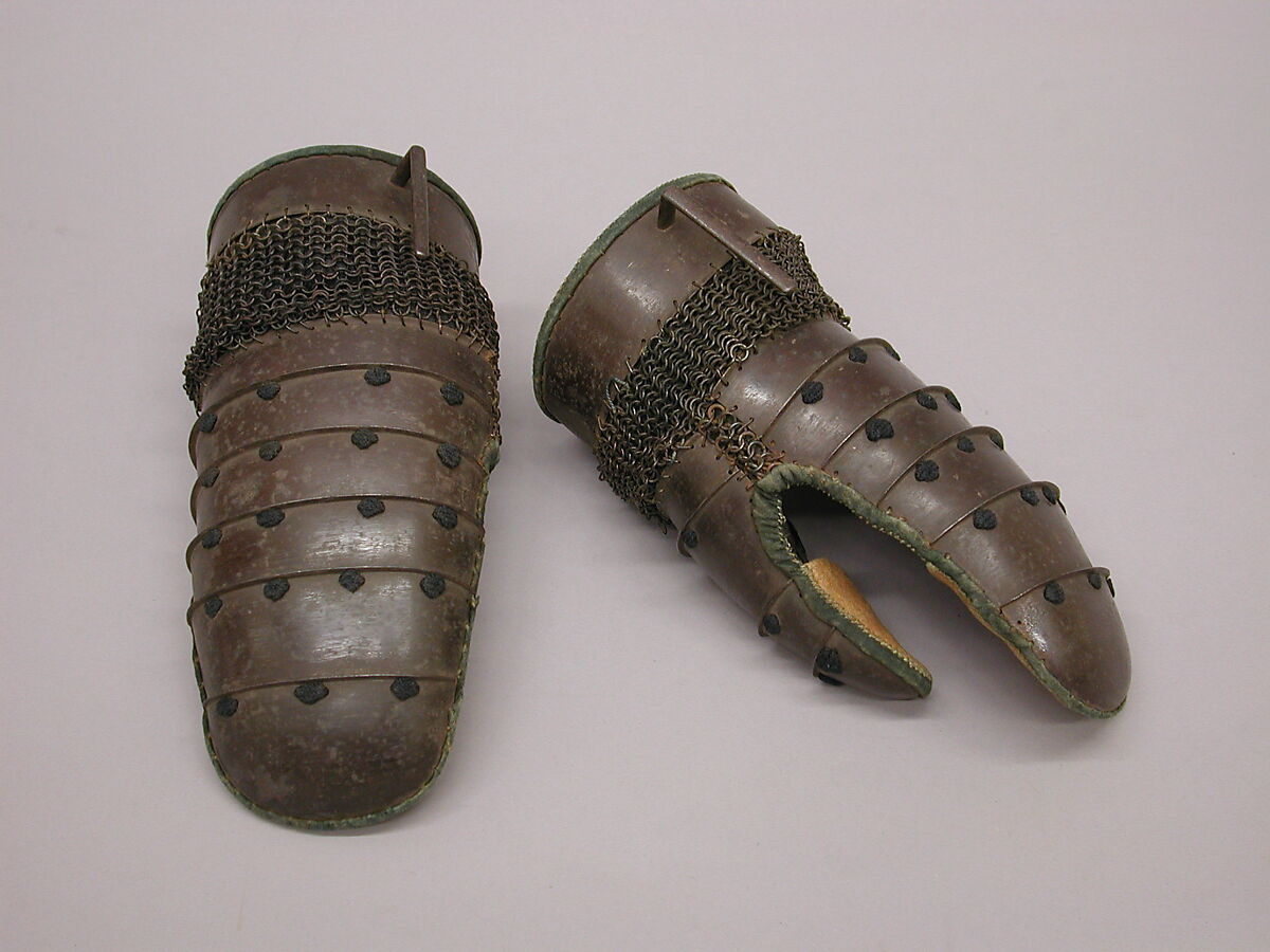 Pair of Gauntlets, Iron, leather, textile, Japanese 