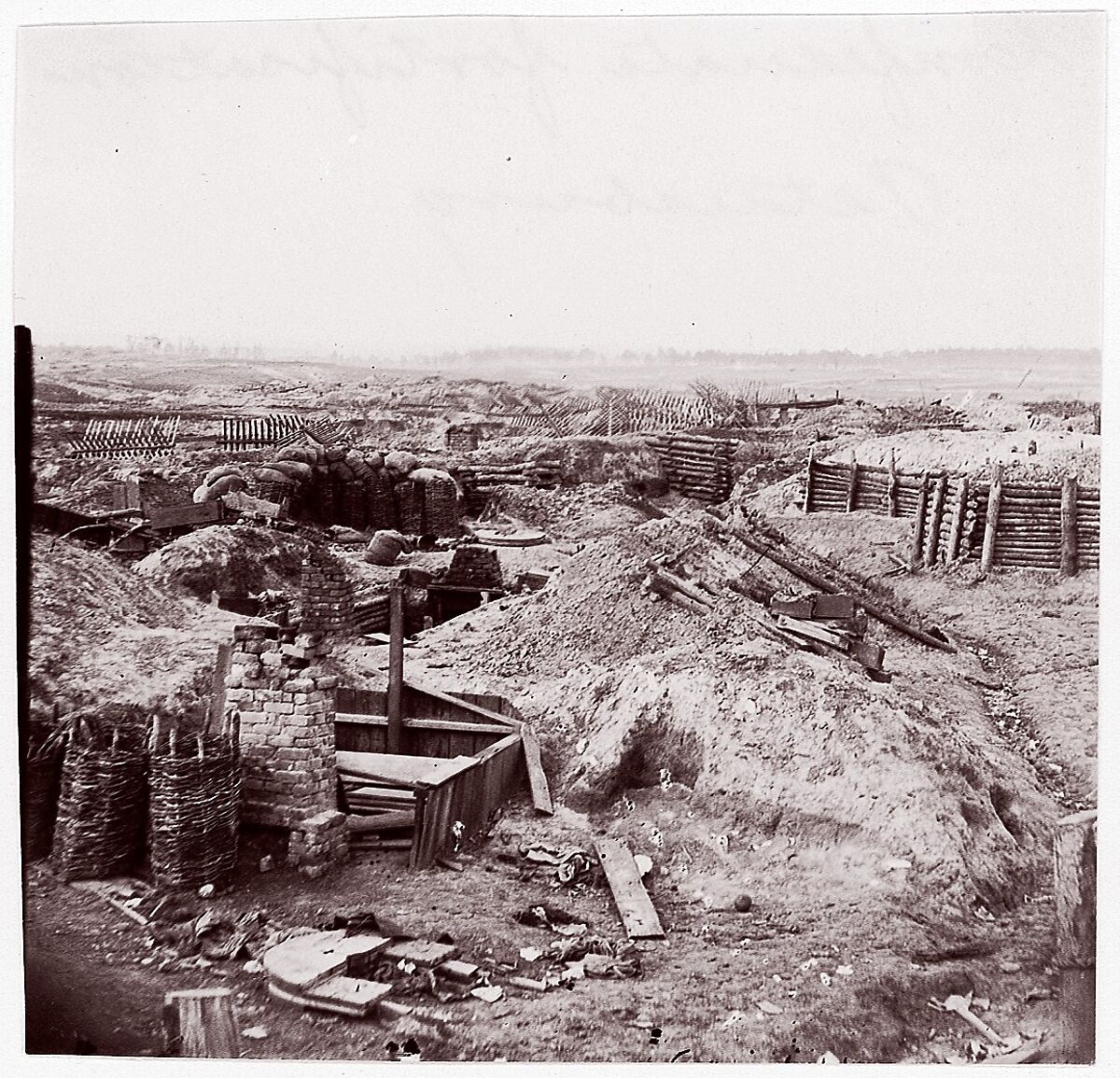 Confederate Fortifications, Petersburg, Timothy H. O&#39;Sullivan (American, born Ireland, 1840–1882), Albumen silver print from glass negative 