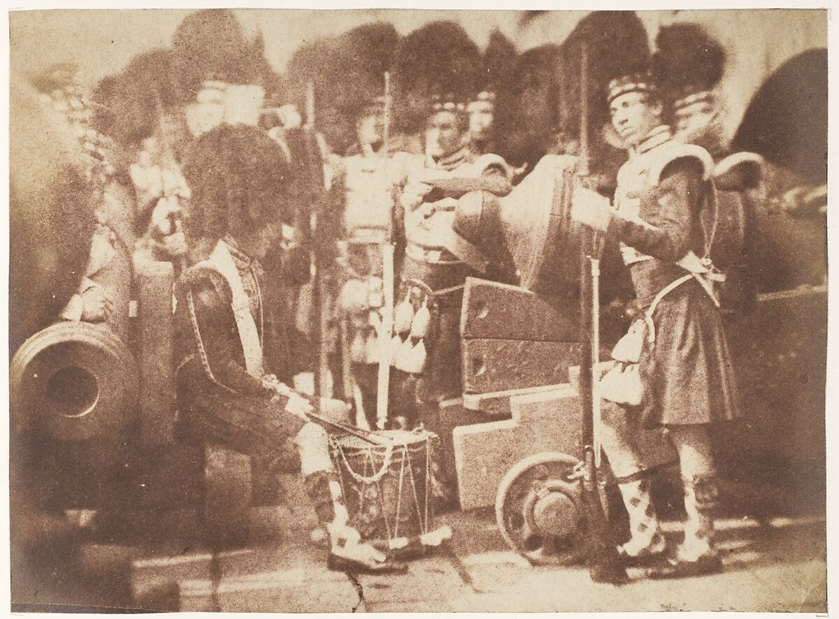 The 42nd Gordon Highlanders, Edinburgh Castle, Hill and Adamson (British, active 1843–1848), Salted paper print from paper negative 