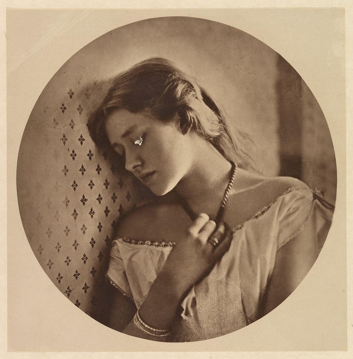 Ellen Terry, at the age of sixteen, Julia Margaret Cameron (British (born India), Calcutta 1815–1879 Kalutara, Ceylon), Carbon print 