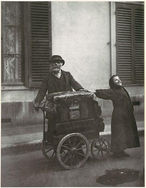 Street Musicians, Eugène Atget (French, Libourne 1857–1927 Paris), Gelatin silver print from glass negative 