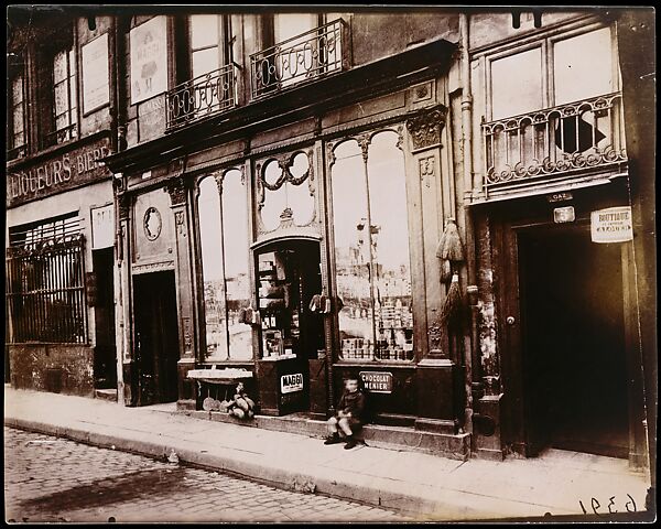 Shop front of "Courone d'or," Quai Bourbon, Eugène Atget  French, Gelatin silver print from glass negative