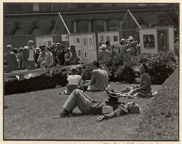 [Outdoor Art Exhibition], Johan Hagemeyer (American (born The Netherlands), 1884–1962), Gelatin silver print 