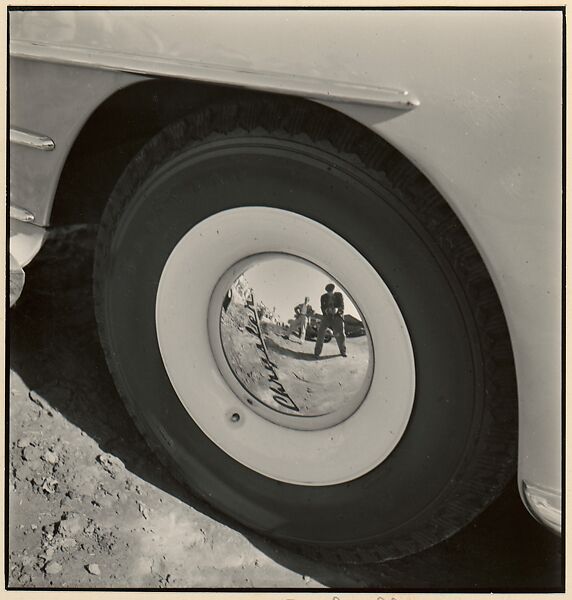 Reflection in Chrysler Hub Cap, Johan Hagemeyer (American (born The Netherlands), 1884–1962), Gelatin silver print 