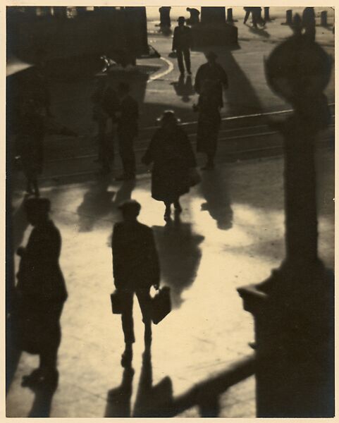 Pedestrians, Johan Hagemeyer (American (born The Netherlands), 1884–1962), Gelatin silver print 