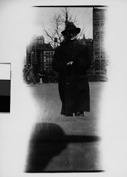 [Hanns Skolle in Overcoat and Hat, Union Square, New York City], Walker Evans (American, St. Louis, Missouri 1903–1975 New Haven, Connecticut), Film negative 