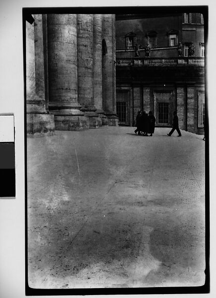 [Pedestrians in Square, St. Peter's, Rome, Italy], Walker Evans (American, St. Louis, Missouri 1903–1975 New Haven, Connecticut), Film negative 
