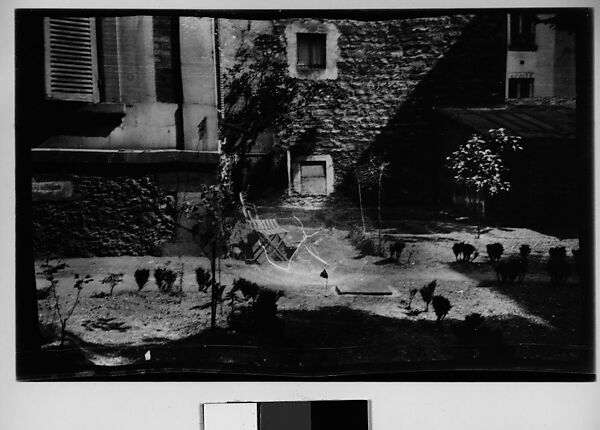 [Courtyard at 5, rue de la Santé, Paris]