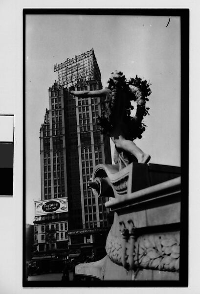 [Manufacturers Trust Company Building with Fountain Sculpture in Foreground, Columbus Circle, New York City], Walker Evans (American, St. Louis, Missouri 1903–1975 New Haven, Connecticut), Film negative 
