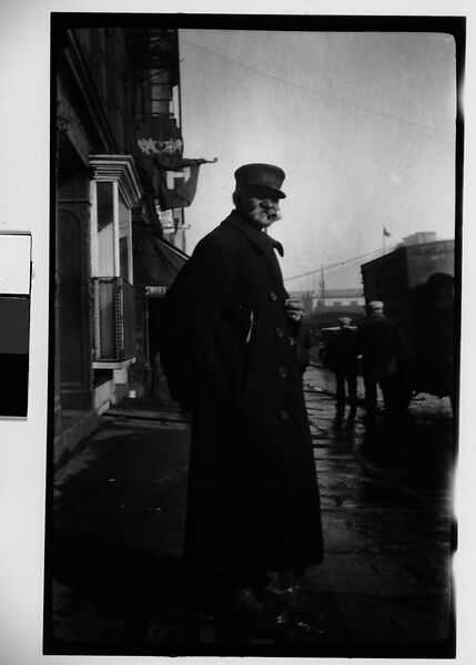 [Man in Squared Hat and Overcoat on Sidewalk, New York City], Walker Evans (American, St. Louis, Missouri 1903–1975 New Haven, Connecticut), Film negative 