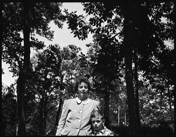 [Emily Workum and Her Son Robert, Bedford Village, New York], Walker Evans (American, St. Louis, Missouri 1903–1975 New Haven, Connecticut), Film negative 