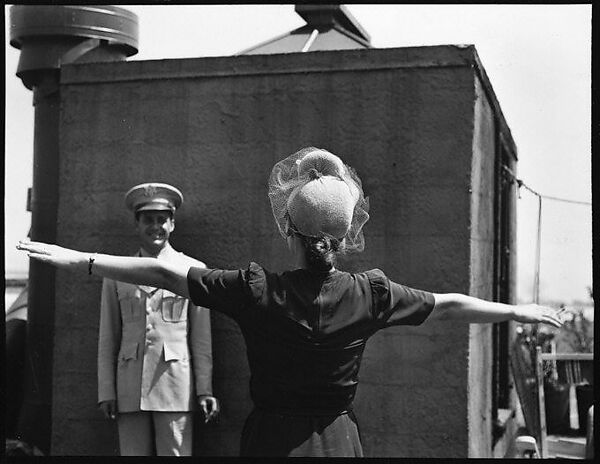 [Unidentified Couple on Roof of 441 East 92nd Street Apartment Building?, New York City], Walker Evans (American, St. Louis, Missouri 1903–1975 New Haven, Connecticut), Film negative 