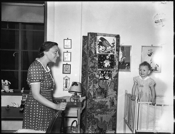 [Unidentified Woman with Baby in Crib], Walker Evans (American, St. Louis, Missouri 1903–1975 New Haven, Connecticut), Film negative 