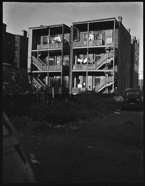 [Rear View of Tenement Buildings and Street, Chicago, Illinois], Walker Evans (American, St. Louis, Missouri 1903–1975 New Haven, Connecticut), Film negative 