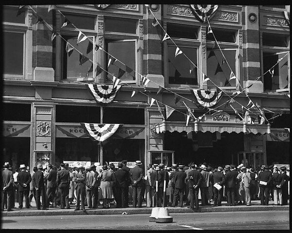 [Shoppers in Front of H.C.F. Koch & Co. Department Store, West 125th Street, New York City], Walker Evans (American, St. Louis, Missouri 1903–1975 New Haven, Connecticut), Film negative 