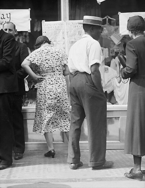 [Shoppers in Front of H.C.F. Koch & Co. Department Store Window, West 125th Street, New York City], Walker Evans (American, St. Louis, Missouri 1903–1975 New Haven, Connecticut), Film negative 