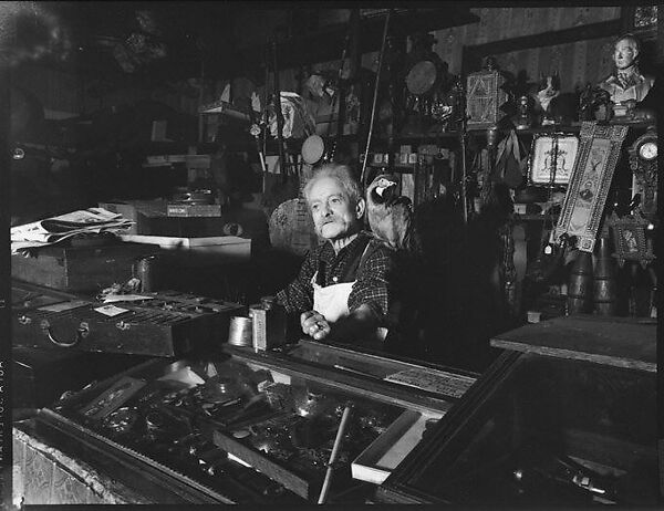 [Junk Shop Owner with Parrot on Shoulder, Williamsburg, Brooklyn], Walker Evans (American, St. Louis, Missouri 1903–1975 New Haven, Connecticut), Film negative 