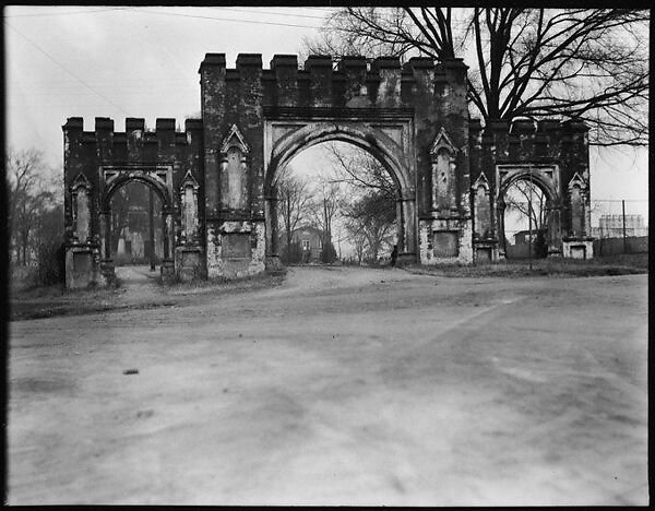 [Gothic Revival Gate, Old State Capitol, Milledgeville, Georgia], Walker Evans (American, St. Louis, Missouri 1903–1975 New Haven, Connecticut), Film negative 