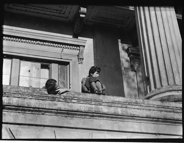 [Jane Ninas and Christine Fairchild on the Balcony of Belle Grove Plantation, White Castle, Louisiana], Walker Evans (American, St. Louis, Missouri 1903–1975 New Haven, Connecticut), Film negative 